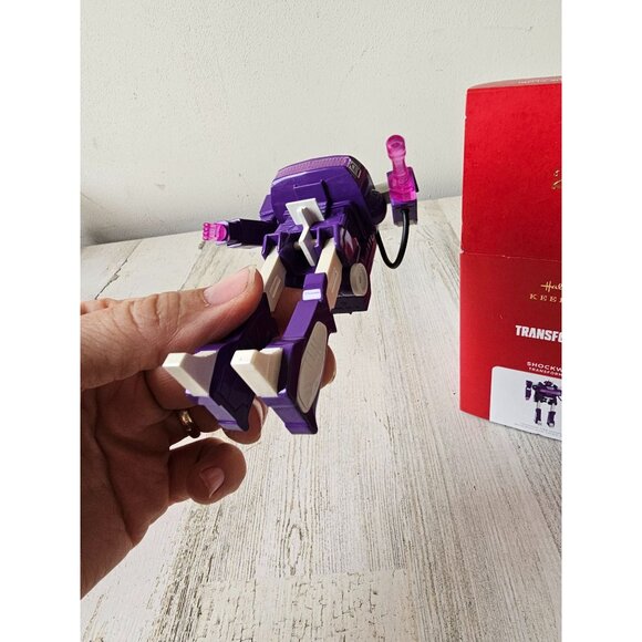 Hallmark 2021 shockwave transformers new ornament Xmas tree - Picture 8 of 9
